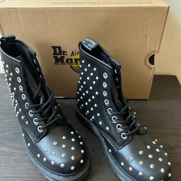 Dr. Martens Boots  (1460) Size 6 - Picture 6 of 8